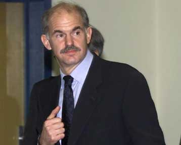 Κυπριακό και ευρωστρατός στις διμερείς επαφές του Γ.Παπανδρέου στο ΝΑΤΟ