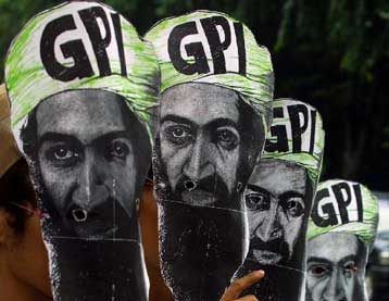 Στενεύει ο κλοιός για τον Μπιν Λάντεν και τον μουλά Ομάρ