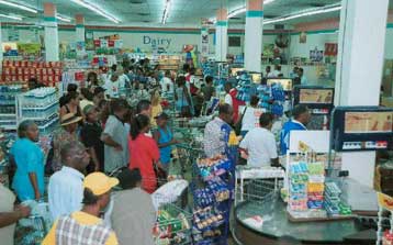 Τα σούπερ μάρκετ παρακολουθούν τις διατροφικές «ατασθαλίες» των Βρετανών