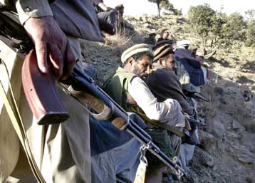 Συγκρούσεις μεταξύ αφγανικών δυνάμεων και οπαδών του Μπιν Λάντεν