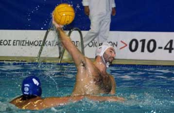 Νίκη υπό βροχή και κρύο για τον Ολυμπιακό 15-10 το Π. Φάληρο