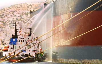 Ένας νεκρός από έκρηξη σε επιβατηγό πλοίο στην Κέρκυρα