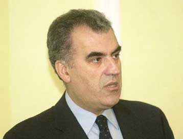 Ιστορική ανάγκη η συγκυβέρνηση ΠΑΣΟΚ-Αριστεράς, δηλώνει ο υπουργός Εργασίας