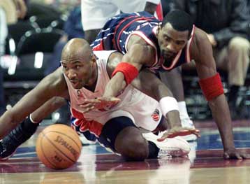 Δέκατη συνεχόμενη ήττα για τους Rockets (105-77) από τους Pistons