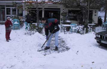 Αποκλεισμένα από τα χιόνια πολλά χωριά στη Βόρεια Ελλάδα