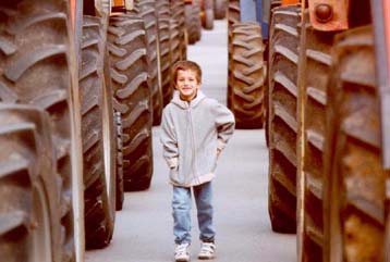 Τα πρώτα μπλόκα έκαναν την εμφάνισή τους στη Θεσσαλονίκη, τη Λάρισα και το Ηράκλειο