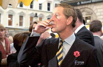 Η Μπιενάλε Σύγχρονης Τέχνης Φλωρεντίας τιμά τον πρίγκιπα Κάρολο