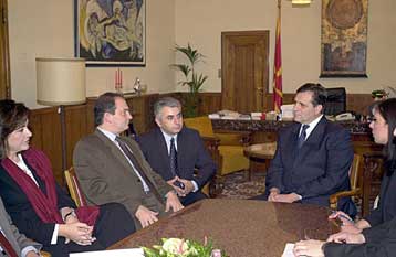 Συνάντηση Καραμανλή με την πολιτική ηγεσία της ΠΓΔΜ