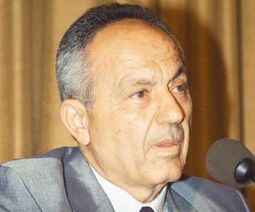 Για μυστικές επαφές με CIA και Σκόπια κάνει λόγο πρώην στενός συνεργάτης του Μητσοτάκη