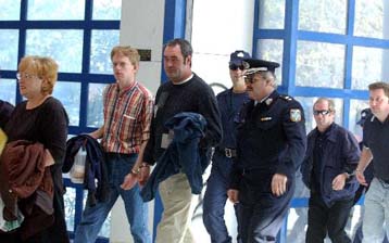 Ελεύθεροι με εγγύηση οι 14 Βρετανοί και Ολλανδοί «κατάσκοποι»