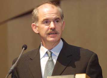 Στην περαιτέρω ενίσχυση των εξαγωγών στοχεύει η κυβέρνηση, τόνισε ο Γ.Παπανδρέου