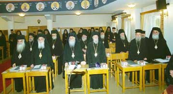 Στη σκιά της αντιπαράθεσης Χριστόδουλου-Καλλίνικου η εκλογή των νέων μητροπολιτών