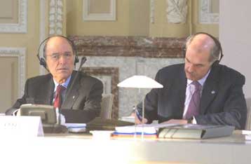 Ακαρπες οι διαβουλεύσεις για τον ευρωστρατό – Συνεχίζονται οι διαπραγματεύσεις