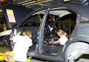 Συρρικνώθηκε η βιομηχανική παραγωγή στις ΗΠΑ – Ανοδος του δομικού πληθωρισμού