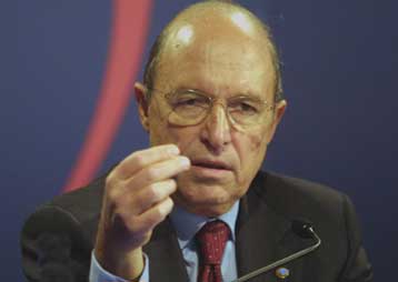 Χωρίς παρερμηνείες οι σχέσεις των χωρών του ΝΑΤΟ με τον ευρωστρατό, τόνισε ο Σημίτης