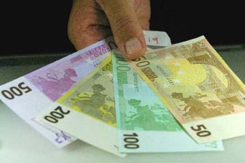 Έξι χαρακτηριστικά ασφαλείας των ευρω-χαρτονομισμάτων υπόψη των καταναλωτών