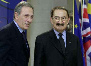 Ευαίσθητο αλλά λήξαν το θέμα του ευρωστρατού, δήλωσε ο Τούρκος πρωθυπουργός