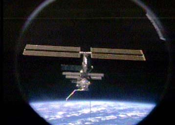 Επιστρέφει το Endeavour, αφήνοντας στον ISS το… πνεύμα των Χριστουγέννων