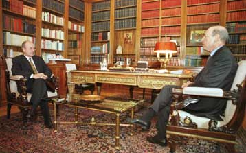 Για τη Σύνοδο Κορυφής στο Λάακεν ενημέρωσε τον Κ.Στεφανόπουλο ο πρωθυπουργός