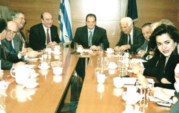 Κριτική Καραμανλή στην κυβέρνηση για το θέμα του ευρωστρατού