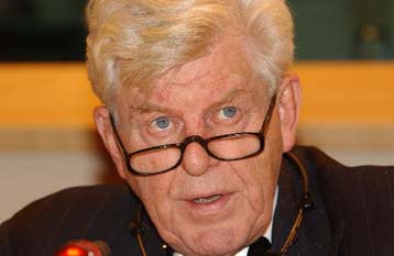 Η νομισματική πολιτική της ΕΚΤ είναι η αρμόζουσα, δηλώνει ο Βιμ Ντουίζενμπεργκ