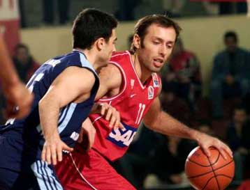 Ακάθεκτοι ΑΕΚ και Ολυμπιακός με εντός και εκτός έδρας νίκες