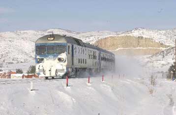 Πρόσκαιρη ύφεση της κακοκαιρίας – Νέα ταλαιπωρία για επιβάτες του ΟΣΕ