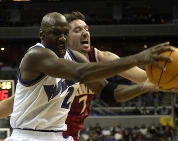 Με ηγέτη τον Τζόρνταν, οι Wizards πέτυχαν την έβδομη συνεχή νίκη τους