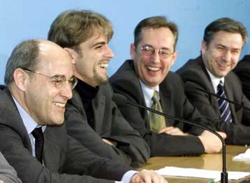 Μετά βαΐων και κλάδων εισέρχονται στην κυβέρνηση του Βερολίνου οι πρώην κομμουνιστές