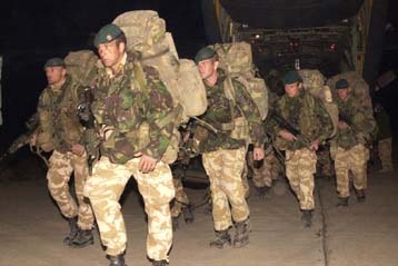 Στην Καμπούλ έφτασε το πρώτο τμήμα της πολυεθνούς ειρηνευτικής δύναμης