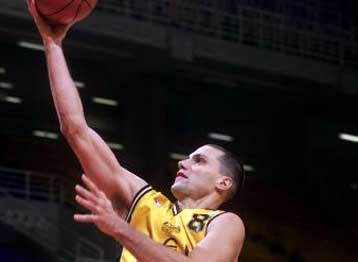 Εκτός πλάνων ο Αριαν Κόμαζετς για την ΑΕΚ