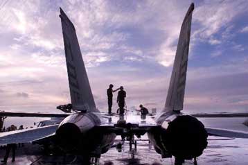 Ενισχύουν τα στρατεύματά τους στην Τόρα Μπόρα οι ΗΠΑ με στόχο την Αλ Κάιντα