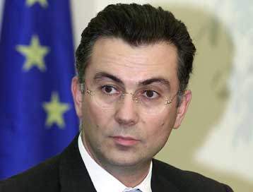 «Πόλεμος» Λαλιώτη-Ρουσόπουλου για το Κτηματολόγιο