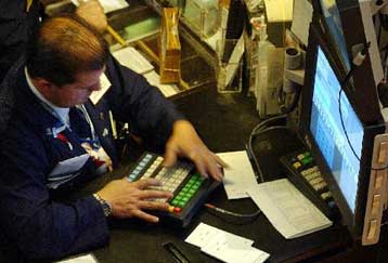 Με κέρδη έκλεισε ο Nasdaq την Παρασκευή – Πάνω από τις 10.000 μονάδες ο Dow Jones