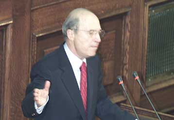 Ψηφίστηκε από τη Βουλή ο προϋπολογισμός του οικονομικού έτους 2002