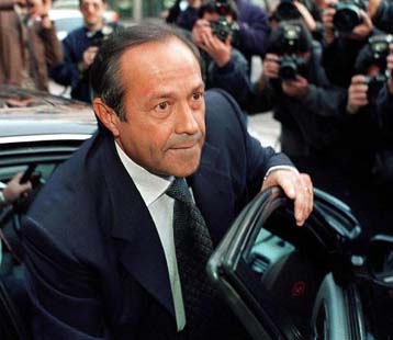 Ο Αντόλφο Ροντρίγκεζ Σάα νέος πρόεδρος της Αργεντινής για 60 ημέρες