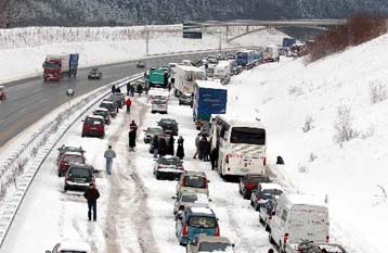Τρεις νεκροί και μεγάλα προβλήματα σε όλη την Ευρώπη από την κακοκαιρία