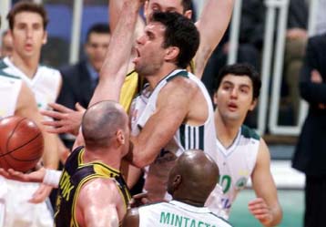 Παναθηναϊκός-Ηρακλής νίκησαν Περιστέρι και Μαρούσι και έμειναν κοντά στην κορυφή