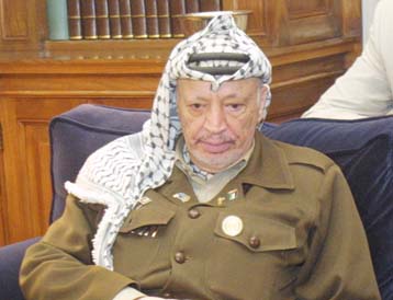 Αποφασισμένος να μεταβεί στη Βηθλεέμ ο Αραφάτ – Οι Ισραηλινοί στήνουν οδοφράγματα