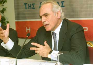 Ικανοποιημένος ο Τσοχατζόπουλος για το πάγωμα τιμών εν όψει της εισαγωγής του ευρώ