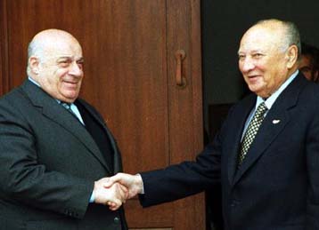 Στις 29 Δεκεμβρίου το δεύτερο δείπνο Κληρίδη και Ντενκτάς