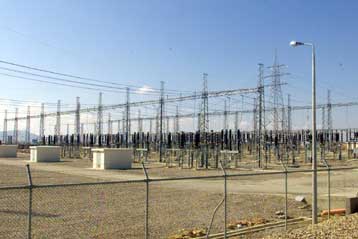 Πυρκαγιά σε σταθμό της ΔΕΗ βύθισε στο σκοτάδι περιοχές της Β. Ελλάδας και της Αττικής