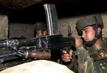 Σε κρίσιμο σημείο οι σχέσεις Ινδίας και Πακιστάν – Ανταλλαγή πυροβολισμών στα σύνορα