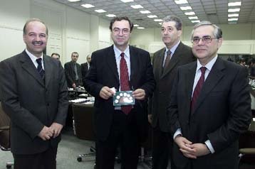 Ικανοποιητική η προετοιμασία Δημοσίου και τραπεζών εν όψει του ευρώ