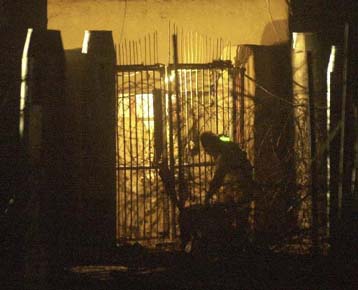 Στην Κούβα θα μεταφερθούν οι συλληφθέντες Ταλιμπάν, προαναγγέλει ο Ράμσφελντ