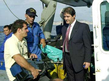 Το Εξπρές Σάμινα παρασύρει στο βυθό τους υπευθύνους για το ναυάγιο