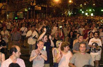 Χιλιάδες διαδήλωσαν στο Μπουένος Αϊρες ζητώντας την παραίτηση των «διεφθαρμένων»