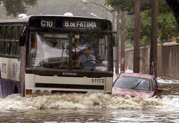Τουλάχιστον 60 νεκροί από καταρρακτώδεις βροχές στο Ρίο ντε Ζανέιρο