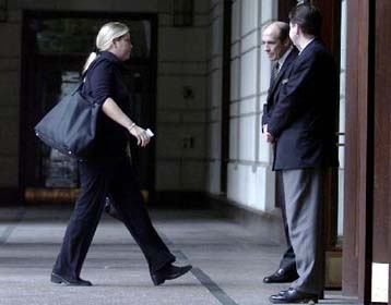 Ανάκαμψη στην αγορά εργασίας των ΗΠΑ – Σε ρυθμούς ρεκόρ οι πωλήσεις ακινήτων