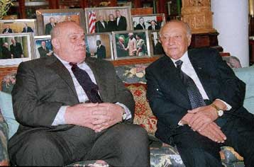 Το θέμα των αγνοουμένων της Κύπρου συζητήθηκε στη συνάντηση Κληρίδη-Ντενκτάς